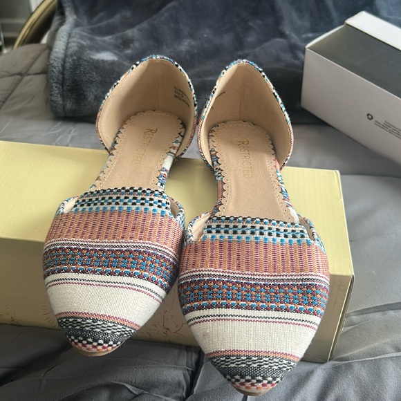 Restricted Shoes - Women flat shoes open sides